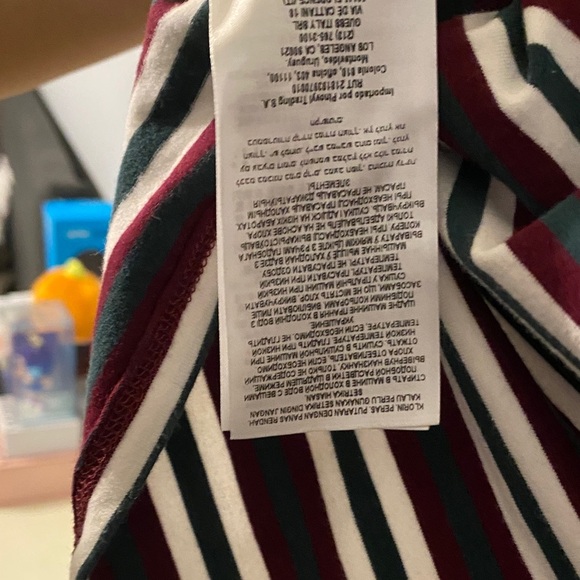 Vintage Y2K Guess Burgundy and White Striped Crop Top - Picture 7 of 8